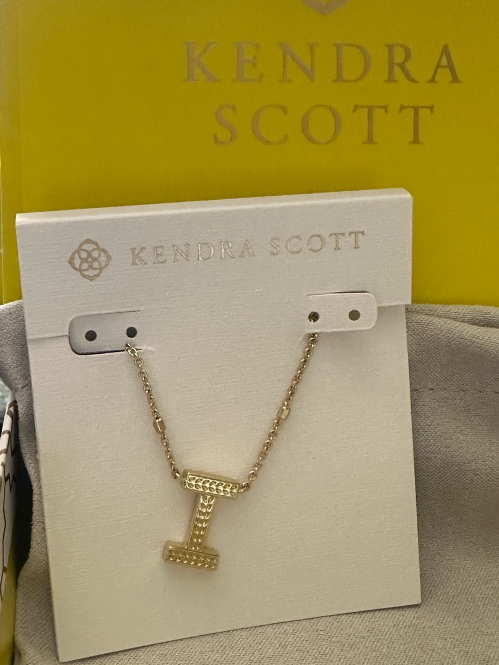 Kendra Scott Letter I Pendant Necklace in Gold NWT